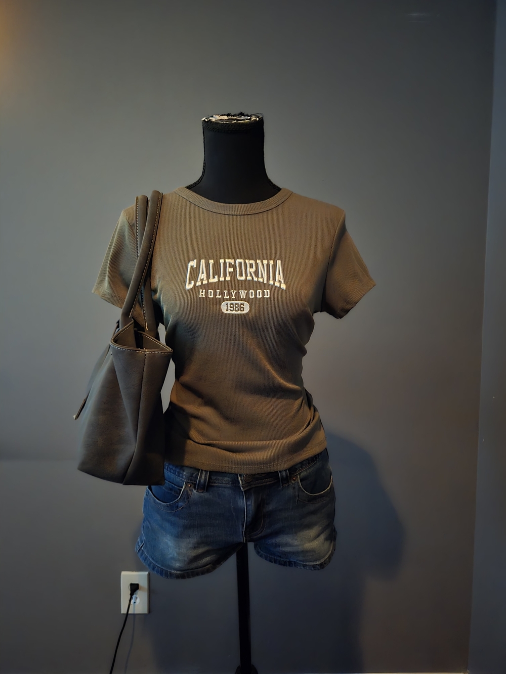 California Hollywood Graphic Tee in Olive Green Like New